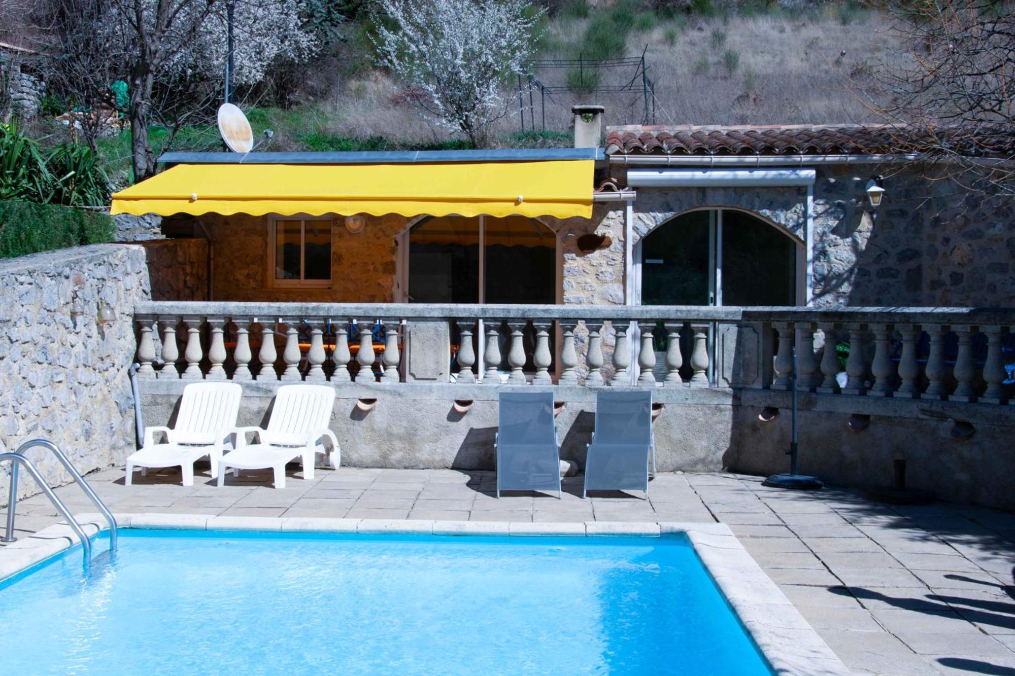 Les Grands Pres Des Baronnies Casa de hóspedes La Roche-sur-le-Buis Exterior foto